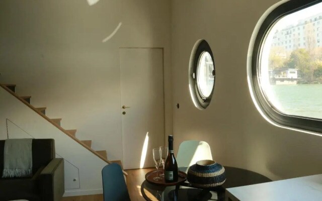 Studio très cosy - indépendant dans une péniche - Paris 16