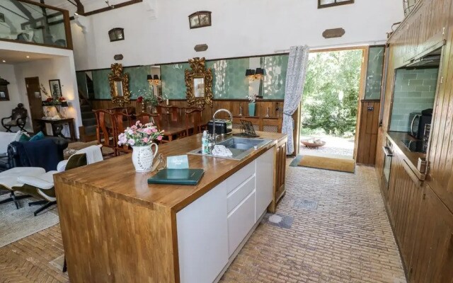 Chetwynd Lodge