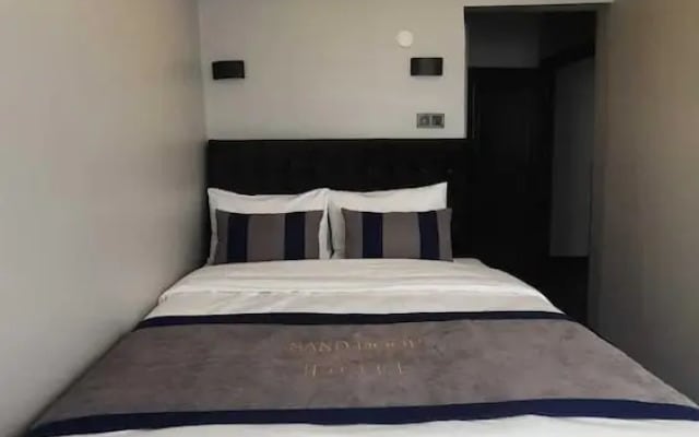 Sanddoor Hotel