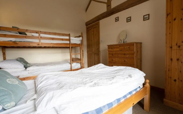 Hulmes Vale House - Sleeps 14 - Peak District