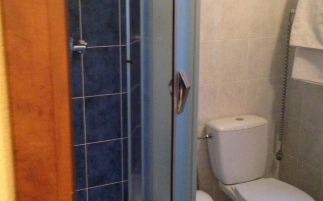 Svečių Namai ir Kavinė Oazė