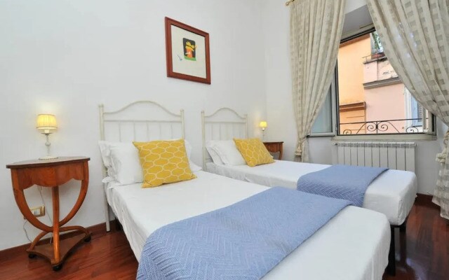 Elegant and Large 3beds Flat Beside Piazza Popolo