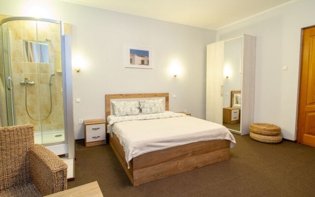 6 Rooms Mini-Hotel - Hostel