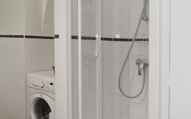 Saint-Germain des Prés Apartment 2