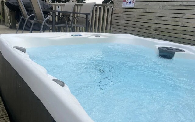 Pet Friendly 2-bed Lodge Near Preston & Blackpool