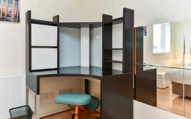 Superb Two Bedroom Flat By The Water - Great Views