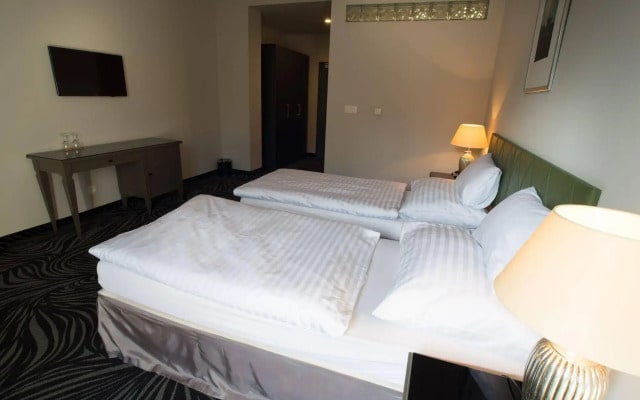 Carlsbad INN hotel & apartments