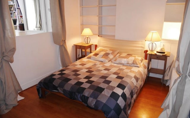 Apartments - Into Paris