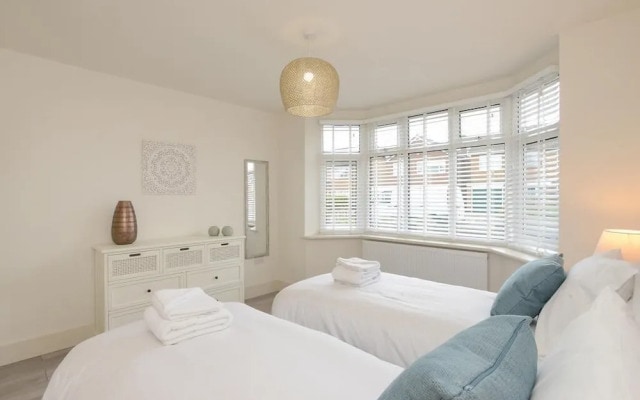 Wollaton House - Fabulous 5 bed house Nottingham