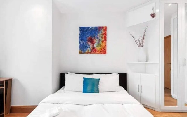 Modern 2bed Penthouse With Balcony in Old Street