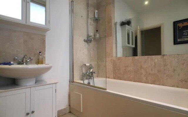 Stylish Brixton 1 Bedroom Flat With Terrace