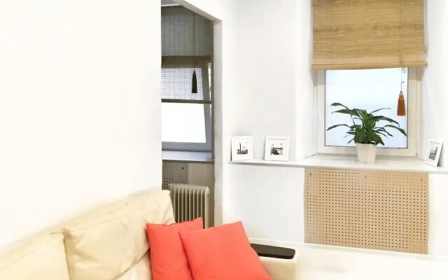 Home4day Central 2 Bedroom Apartment on Griboyedova
