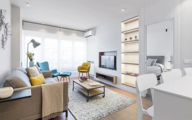 Francisco Silvela Apartment
