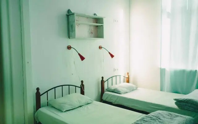 Fabrika Hostel & Gallery