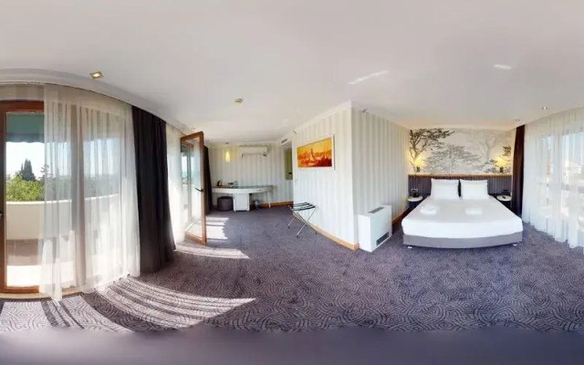 Double Royal Hotel