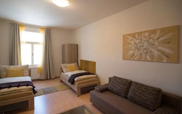 2 Bedroom Home near Prague Castle
