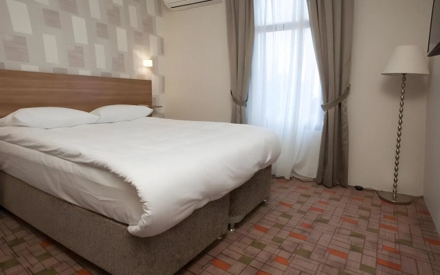 Serene Hotel