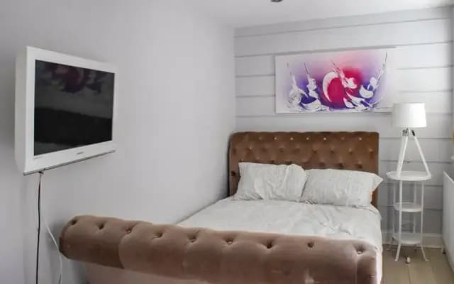 Cosy 2 Bedroom Home