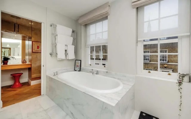 Gorgeous 3 bed House in Sloane Square With Garden