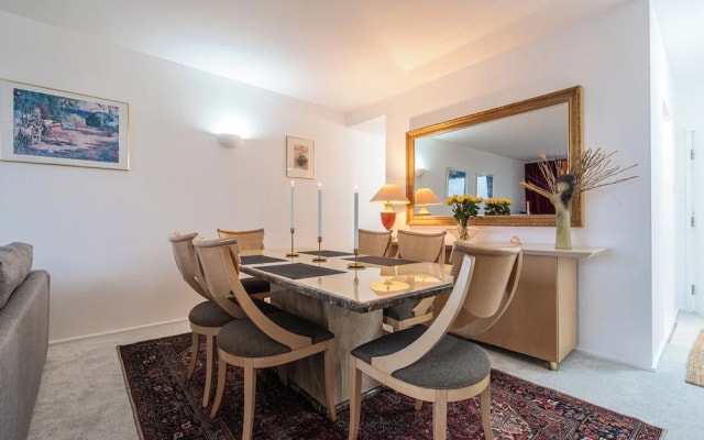 Duplex 2BR 2BA Flat Near Gloucester Rd Station