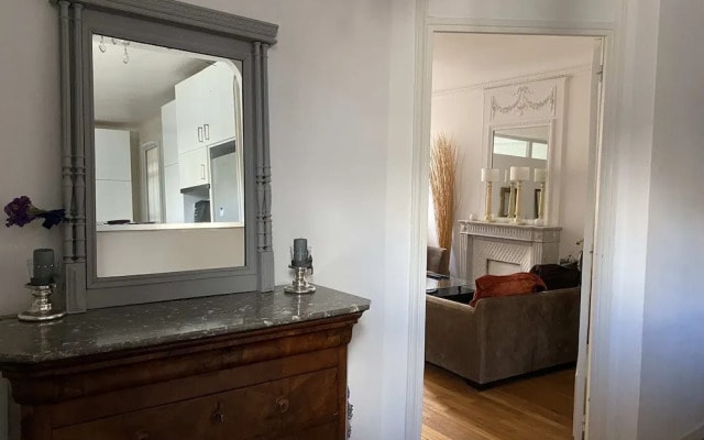 Amazing 2BR Flat Near Passy Village