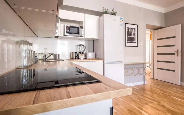 White Residence 4rooms - City Center