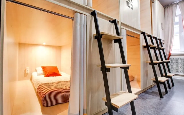 Dad&Cat Capsule Hotel - Hostel