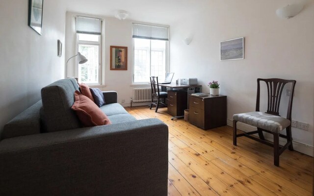 Queen Court Flat