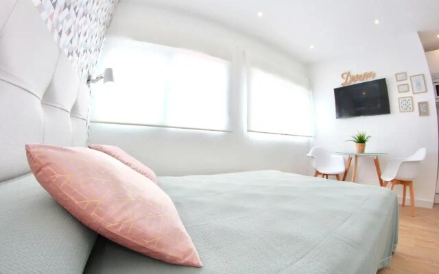 New, Modern & Central Studio Torremolinos