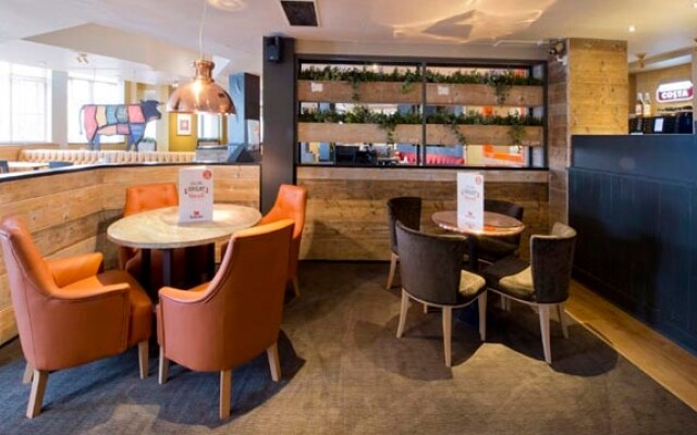 Premier Inn Airport Runger Lane North