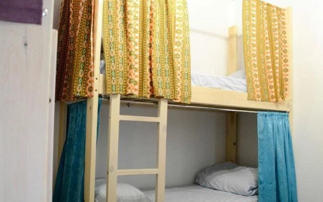 Tolik Hostel