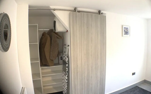 Grand Central Budget Modern Apartments