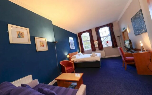 Ideally Located Convenient City Centre Studio Apartment