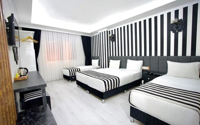 Cnr Inci Hotel