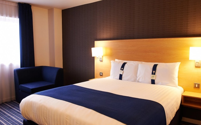 Holiday Inn Express Manchester Airport by IHG
