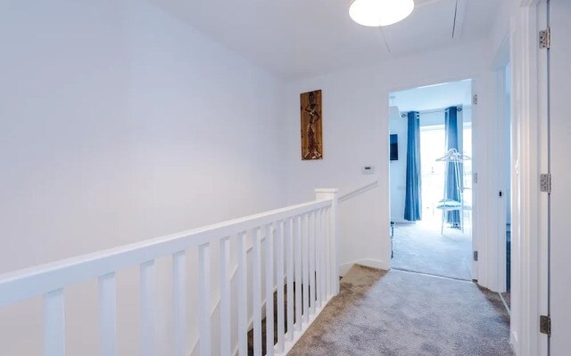 Stunning 3-bed House in Salford