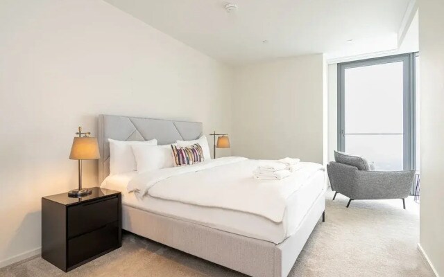 Inspiring Three-bedroom Apartment With City Views