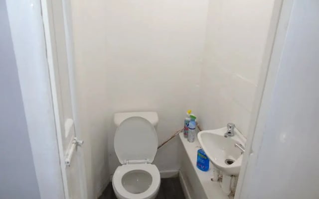 Beautiful 4-Bed Apartment