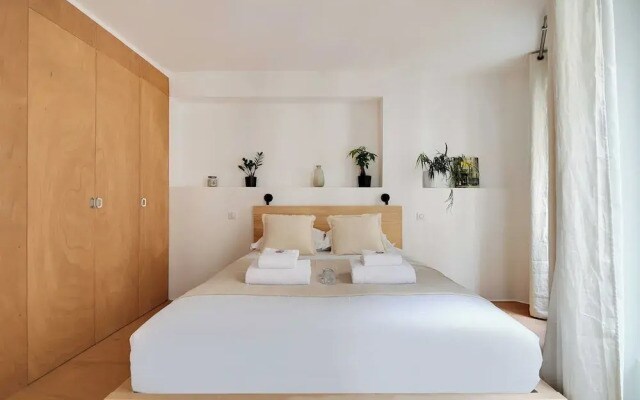Bourse Apartment