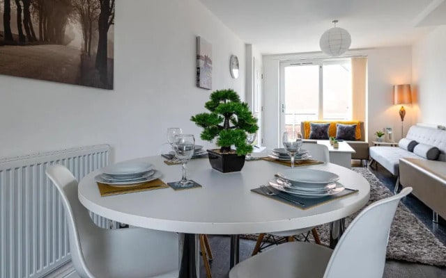 Stanley Sparkle Stays - 4brooms, 4beds, Prkg, Wifi