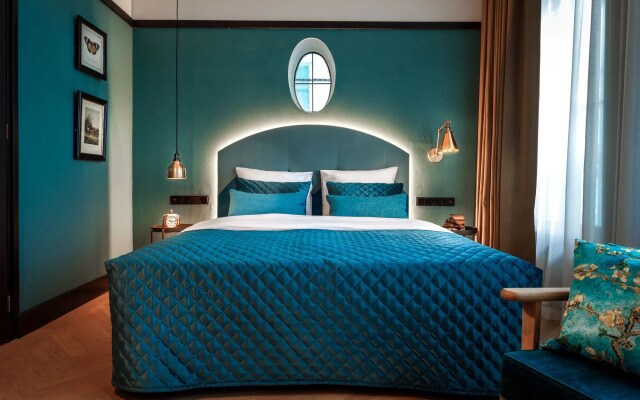 The Hendrick's Hotel
