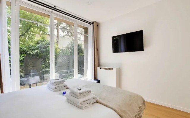 Magnificent 2bd/4p Apartment - Eiffel Tower