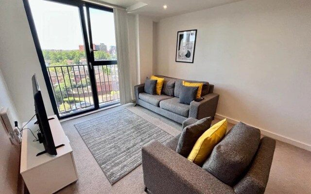 Impressive 1 Bed Apartment - Chavasse Apartments