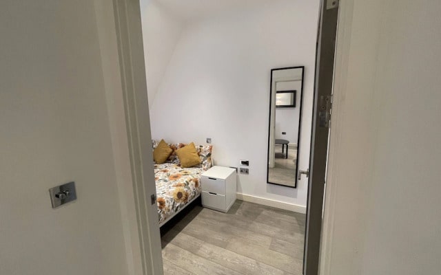Stunning 1-bed Deluxe Apartment in Slough