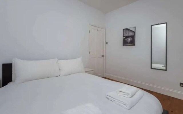 Ground Floor Apartment - Private Garden