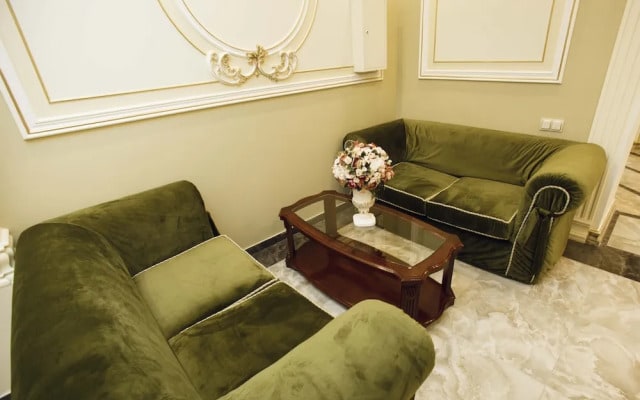 Knyagini Uhtomskoj Hotel