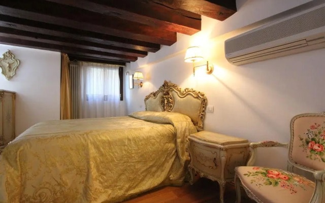 Faville - Rialto Apartments