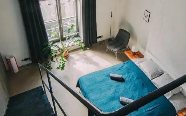 Old factory loft aprtment L39