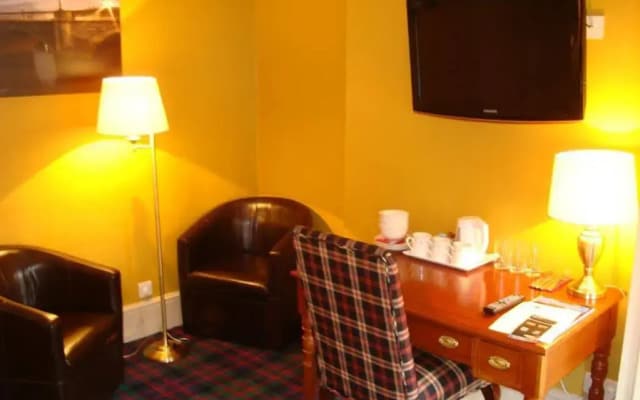 The Red Cow - Guest House