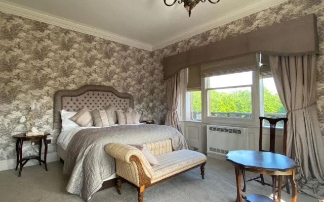 Rossington Hall